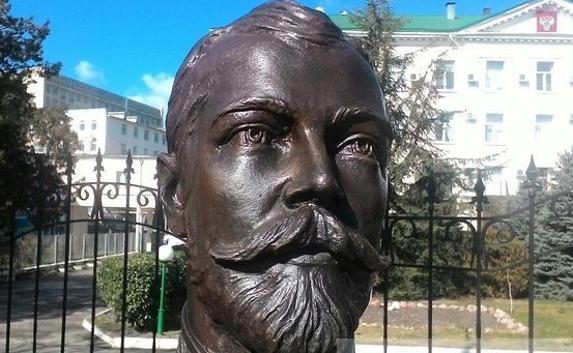 В Крыму мироточат бюст Николая II и иконы 