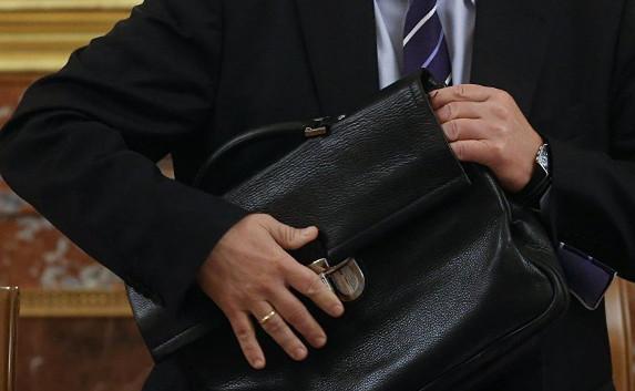 Крымских чиновников лишат портфелей за саботаж