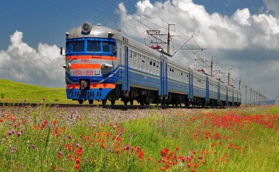 Украинцы требуют от Порошенко вернуть поезда в Крым  