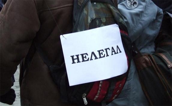 Нелегалы прятались под чемоданами, чтобы проникнуть в Крым 