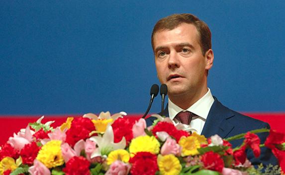 Национальную стратегию в интересах женщин утвердил Медведев