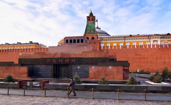 В Госдуме просят демонтировать мавзолей и захоронить Ленина