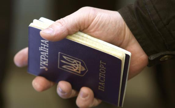Украина не будет лишать крымчан гражданства