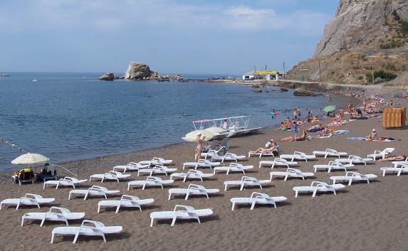 Санатории Крыма требуют заборы на пляжах для преграды «дикарям»