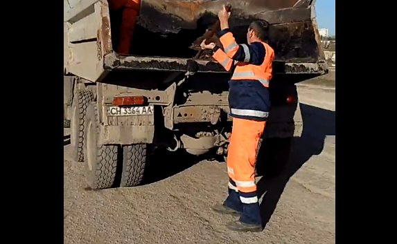 «Севастопольский ГОСТ»: как в городе делают ямочный ремонт — видео
