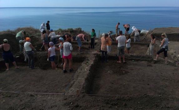 В Крыму ищут добровольцев на раскопки некрополя