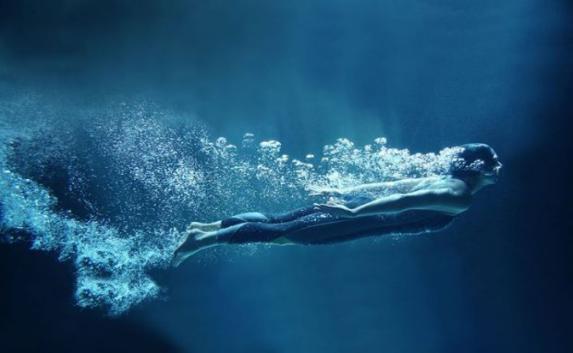 Учёные СевГУ научат дышать под водой с помощью жидкости в лёгких  