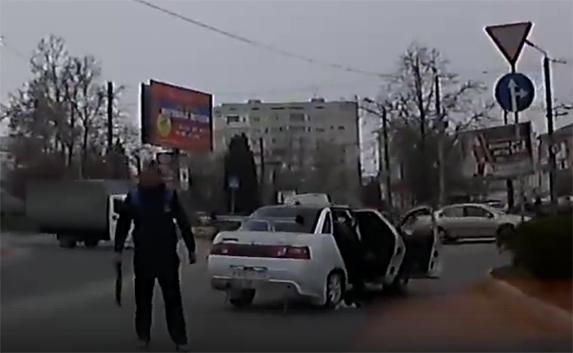 В Севастополе задержан гопник, угрожавший водителю обрезом