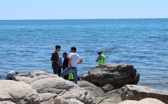Труп неизвестной женщины был найден на берегу моря в Керчи