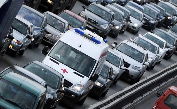 Севастопольских автохамов ждёт штраф за непропуск «скорой»