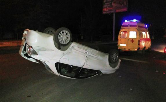 Тройное ДТП произошло ночью в Симферополе (фото)