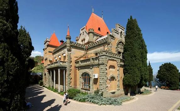 Дворец княгини Гагариной — cказочный рыцарский замок в Крыму