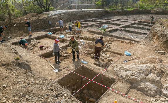 Христианскую базилику VI века нашли на раскопках в Артеке