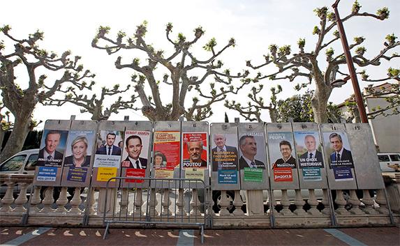 Во второй тур президентских выборов во Франции вышли Макрон и Ле Пен