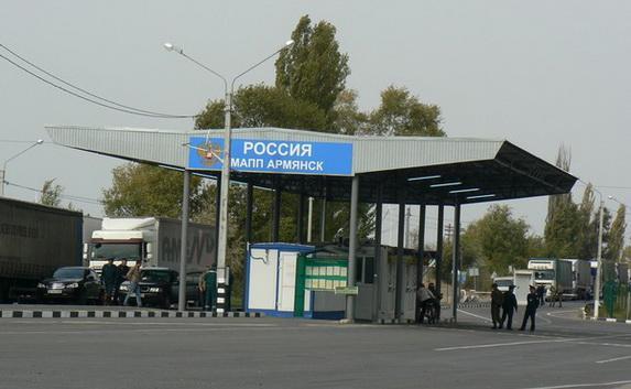 Судебные приставы круглосуточно дежурят на крымских границах