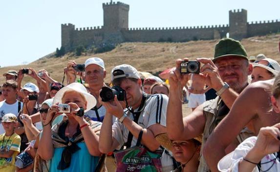 Первые иностранные туристы уже прибыли в Крым — Черняк