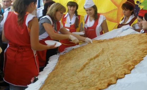 Крымские повара испекут самый большой в мире чебурек