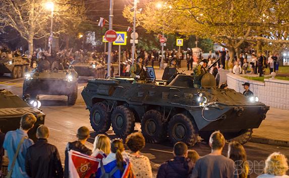 Вечерняя репетиция Парада Победы состоялась в Севастополе (фото)