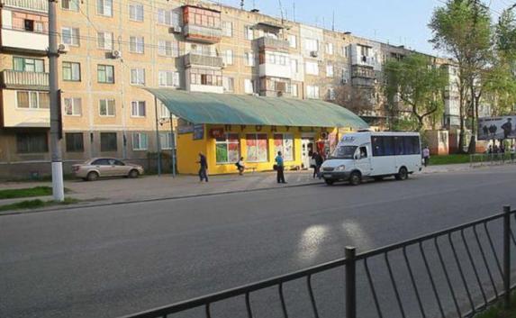 В Керчи женщина родила на автобусной остановке (фото)