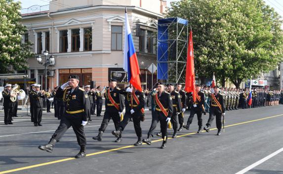 Генеральная репетиция Парада Победы в Симферополе — фото