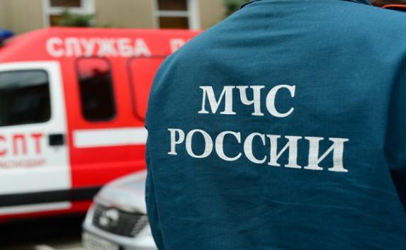 Севастопольские спасатели вызволили руку женщины из станка