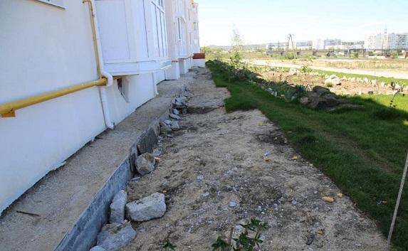 Рабочие в Керчи бросили дома переселенцев, не закончив ремонт (фото)