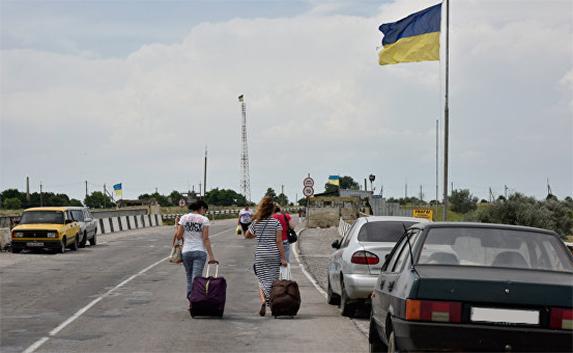 Киев отменил запрет на торговлю с Крымом
