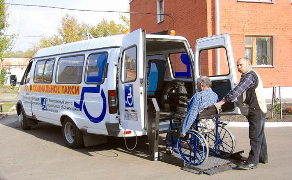 В Севастополе всего два такси для инвалидов — а на ходу только одно