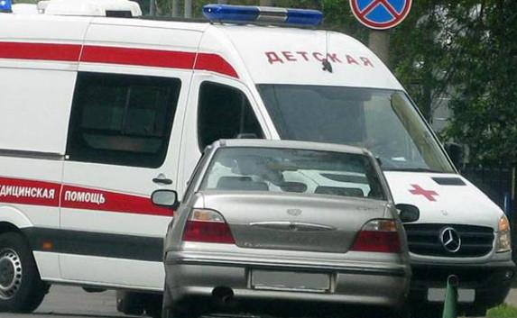 В Крыму иномарка влетела в КамАЗ — пострадал младенец (фото)