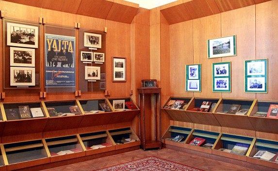 В Ливадийском дворце впервые представили виртуальную выставку документов