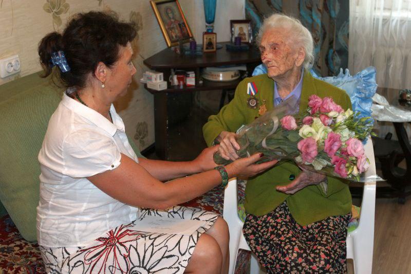 В Севастополе ветеран ВОВ отметила 100-летний юбилей