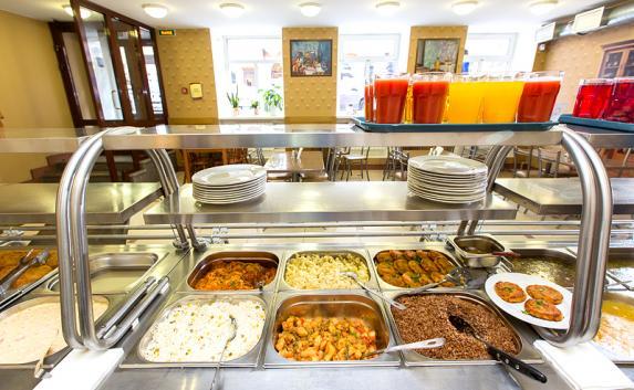 В Керчи оштрафовали предприятие, обеспечивающее питанием школьные столовые