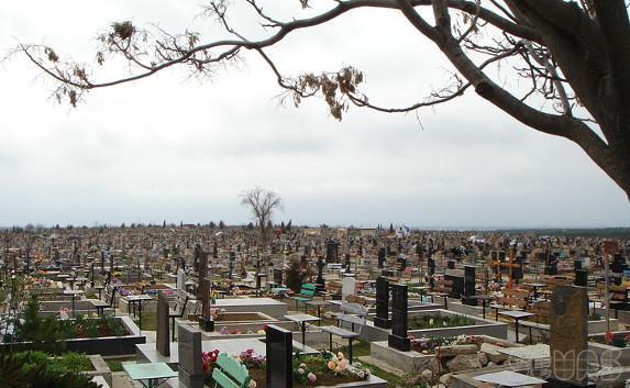 Кладбище на 5-м километре Балаклавского шоссе снова открыли