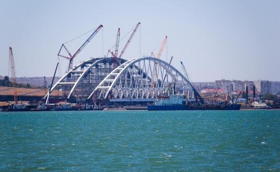 Автодорожная часть Крымского моста построена на 70% — глава Минтранса РФ