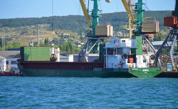 Спасённые моряки затонувшего в Крыму сухогруза возвращаются домой