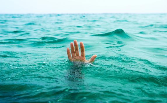 На пляже в Керчи из-за приступа эпилепсии утонул мужчина