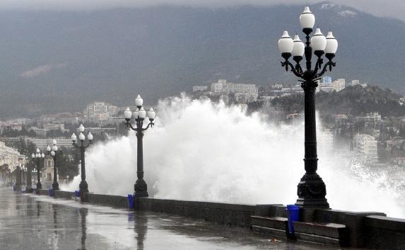 На Крым надвигаются шквал и ливни — объявлено штормовое предупреждение