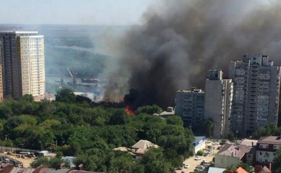 Крупный пожар в Ростове случился из-за умышленных поджогов — ТАСС 