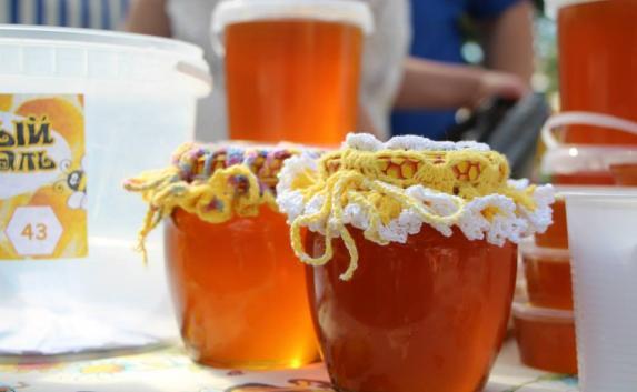 Традиционный фестиваль мёда в Алуште: соберутся лучшие пчеловоды Крыма