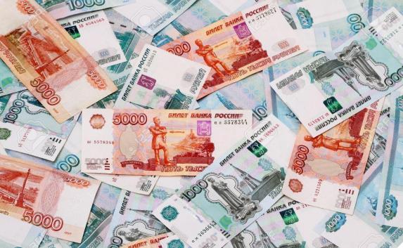 Паре из Севастополя грозит срок за отмывание денег