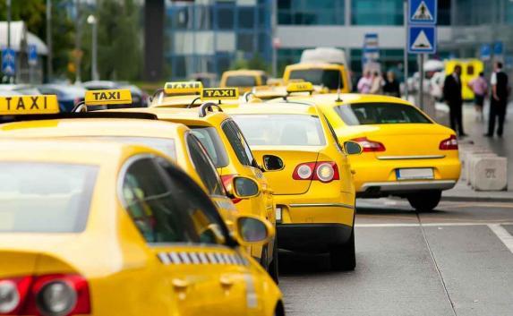 Туристы в Крыму: таксисты наживаются на отдыхающих