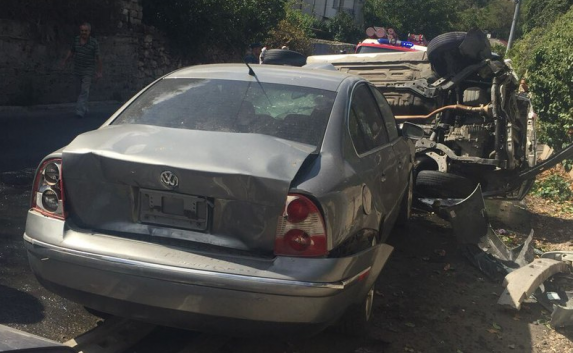 Пьяная женщина разбила три машины в Севастополе (фото)