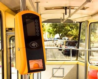 Безналичную оплату проезда ввели в трамваях Евпатории