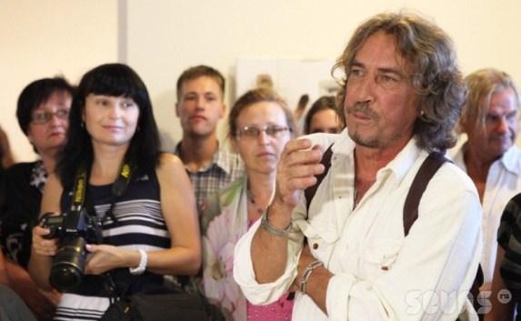 В Севастополе открылась персональная выставка севастопольского художника Аруша Воцмуша