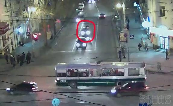 Скутер въехал в авто и скрылся с места происшествия