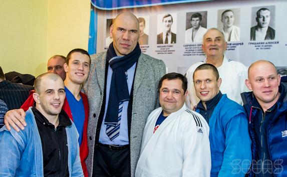 Российские олимпийцы и политики встретились с севастопольскими спортсменами