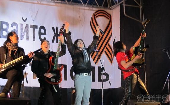 Севастополь отпраздновал начало «русской весны» концертом с участием группы «Земляне»