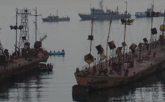 В Донузлаве образовалась баррикада из затопленных кораблей Черноморского флота