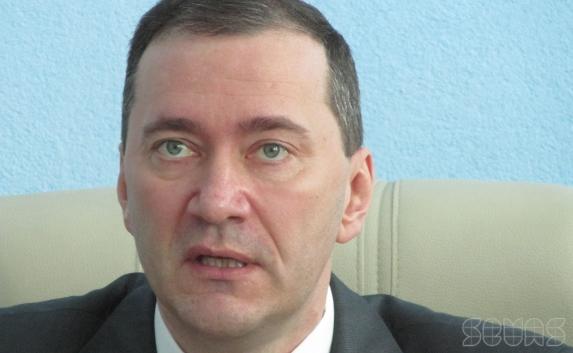Белик сказал, что не может повлиять на работодателей, не отпускающих работников на референдум