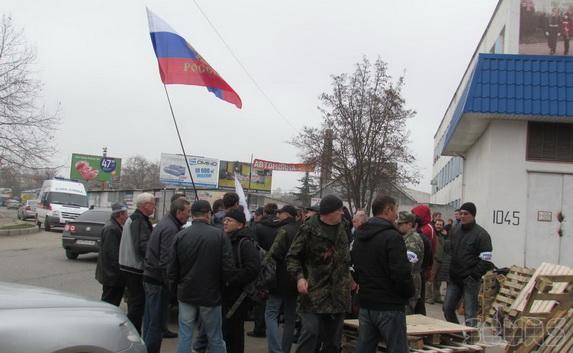 «Самооборона»: подозрительные группы лиц стали заселяться в Севастополь 